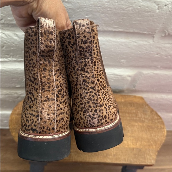 Madewell Leopard Print Ankle Boots (size 9) - Picture 7 of 17